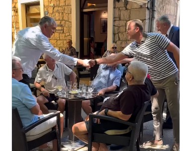 (VIDEO) "Najljepši susreti" Stanivuković SRDAČNO DOČEKAN u Trebinju, ovako su ga ljudi pozdravljali