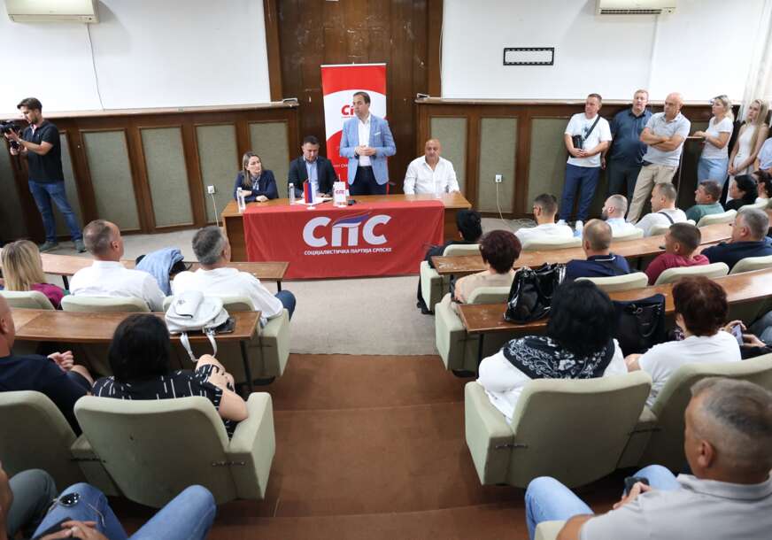 (FOTO) Selak u Prijedoru: SPS nastavlja SNAŽAN RAST, novi članovi potvrdili da budućnost pripada politici koja okuplja