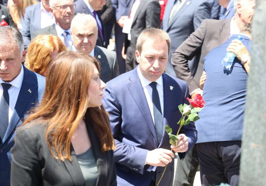 (FOTO) Selak iz Bratunca poslao snažnu poruku: "Istina o stradanju srpskog naroda neće biti zaboravljena"