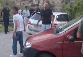 UHAPŠENI U POKUŠAJU KRIJUMČARENJA MIGRANATA Iračani u Grudama prevozili 10 državljana Turske