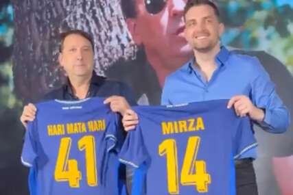 (VIDEO) Nisu krili oduševljenje: Hari Mata Hari i Mirza Selimović DOBILI DRESOVE ZMAJEVA sa svojim imenima