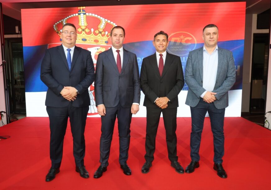 (FOTO) "Pokazali ste hrabrost, odlučnost i istrajnost" Selak uputio čestitke Vulinu povodom 18 godina Pokreta socijalista