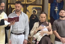 (FOTO) Joca Stefanović krstio sina: Iva blista u braon haljini nakon porođaja u 41. godini