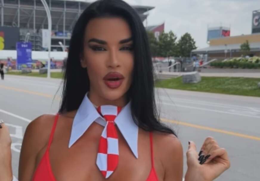 (FOTO) "Ovo je tako tužno" Vatrena navijačica Ivana Knol uz SREDNJI PRST poslala poruku sudiji utakmice Hrvatske i Portugala
