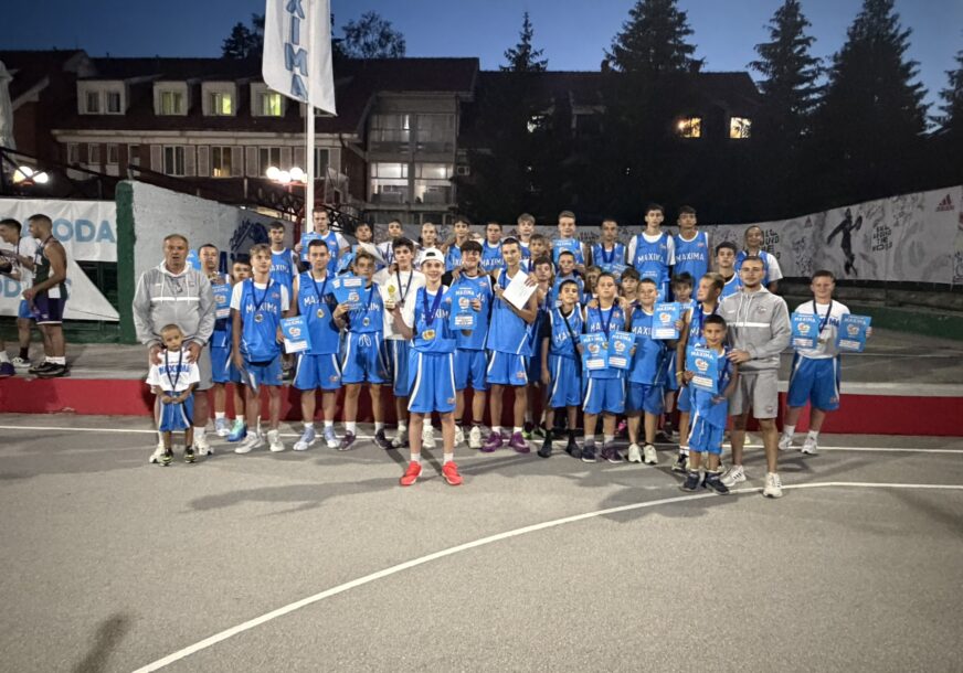 (FOTO) 168 učesnika, 3 finala i 3 zlata: Jovan Gajić (14) iz Banjaluke MVP Međunarodnog košarkaškog kampa u Srbiji "Maxima"