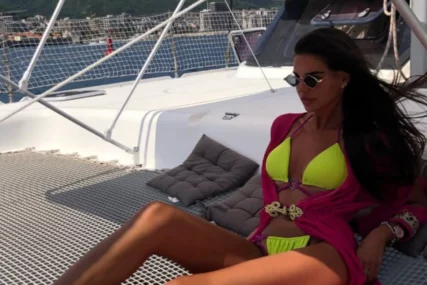 "VOLIM TE" Bila je velika ljubav Stefana Karića, sada slavi godišnjicu braka sa drugim
