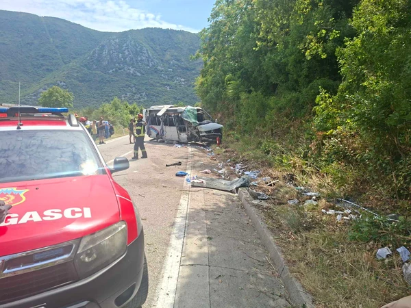 Detalji udesa u Crnoj Gori: Poginula žena, policija otkrila mogući uzrok nesreće