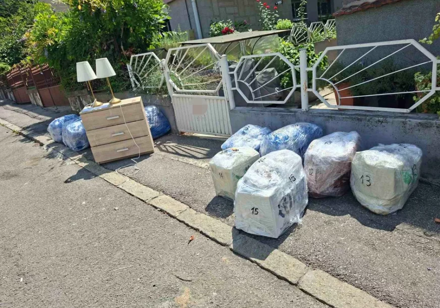 Mala Cana ZVALA POLICIJU nakon šoka ispred kuće: Među izbačenim stvarima nije pronašla saksijsko cvijeće