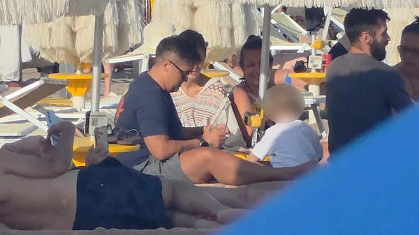 (VIDEO) MALI MARIO VOZI ČAMAC Marija Šerifović sa nasljednikom uživa u krstarenju Jadranom
