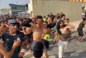 (VIDEO) MIGRANTI PREPLIVALI DO EVROPE Masovno probili granicu sa Španijom, traži se uvođenje vanrednog stanja