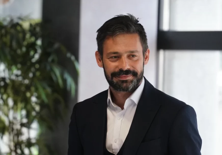 (FOTO) Sve puca od luksuza: Milan Vasić sinu proslavio prvi rođendan