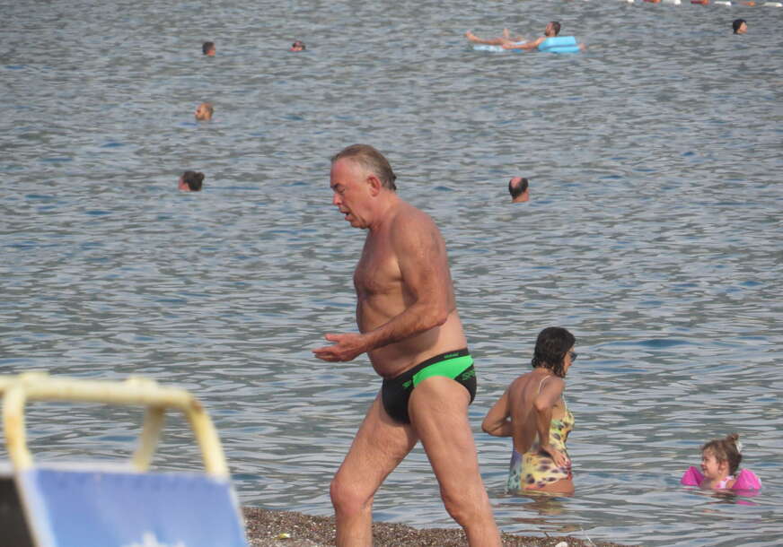 Mima Karadžić na plaži
