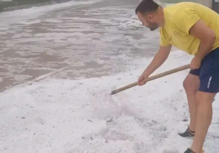 (VIDEO) “Ko će grtati snijeg na ovoj vrućini?” Nakon nevremena u Nevesinju, humor na djelu