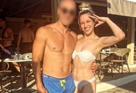 MIŠIĆAVI MUŠKARAC GRLI RADU Pjevačica se skinula u bijeli bikini, a na licu nema ni trunku šminke