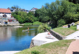 SA MORA PRAVAC NA VRBAS Banjalučani spas od vrućina pronašli na gradskoj plaži i u vožnji dajacima