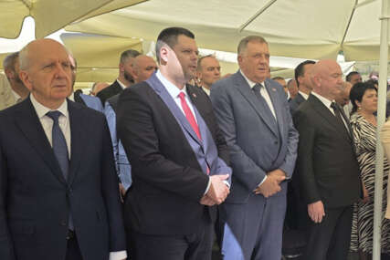 (FOTO) JEDAN OD NASLAVNIJIH DOGAĐAJA Dodik poručio da je Vučiji do mjesto koje svjedoči o junaštvu i hrabrosti