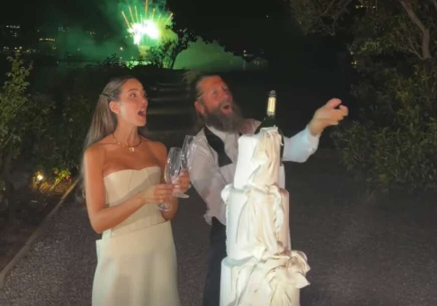 (VIDEO, FOTO) Detalji vjenčanja Tamare Kalinić i Filippa: Torta na 4 SPRATA, vatromet iznad jezera i NAJSKUPLJI ŠAMPANJAC, kadrovi su bili kao iz bajke