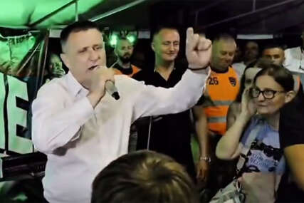 (VIDEO) "Spojili smo šargiju, ćoćavske i krajiške pjesme" Nakon spektakla sa Bajom Malim Knindžom, Đajić ponovo iznenadio i u Modriči