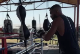 (VIDEO) Tata puca od ponosa: Sinovi Veljka Ražnatovića NAVUKLI BOKSERSKE RUKAVICE i ušli u ring