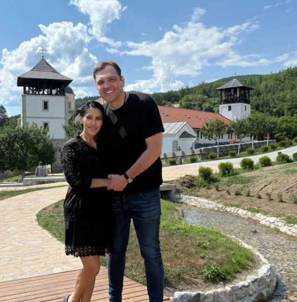 mina kostić i kasper