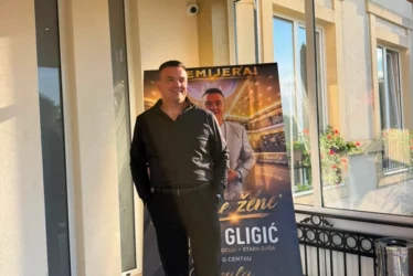 (VIDEO) “Uvijek daju dobar bakšiš” Pjevač progovorio o ocu djeteta Milice Todorović, pjevao mu na slavlju rođenja sina