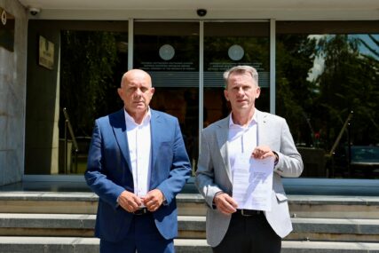 (FOTO) „Ujednačiti status boraca“ Dubravac i Dončić predali INICIJATIVU premijeru i Vladi Srpske
