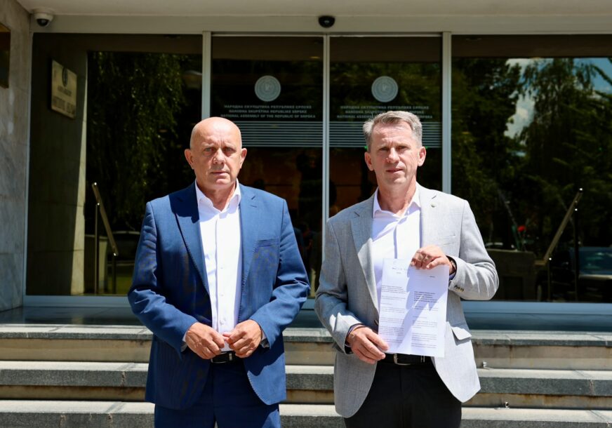 (FOTO) „Ujednačiti status boraca“ Dubravac i Dončić predali INICIJATIVU premijeru i Vladi Srpske