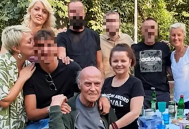 MALA CANA UHVAĆENA U LAŽI Govorila da je pokojni Bajić bio u lošem odnosu sa kćerkama, slike tvrde drugačije
