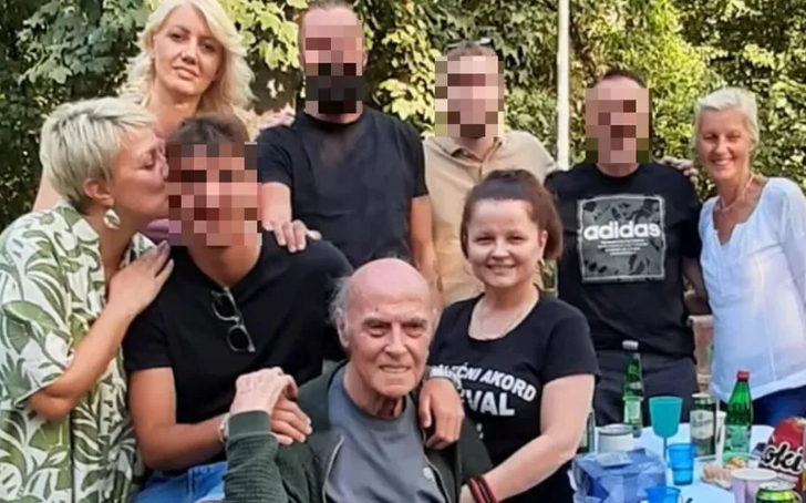 MALA CANA UHVAĆENA U LAŽI Govorila da je pokojni Bajić bio u lošem odnosu sa kćerkama, slike tvrde drugačije