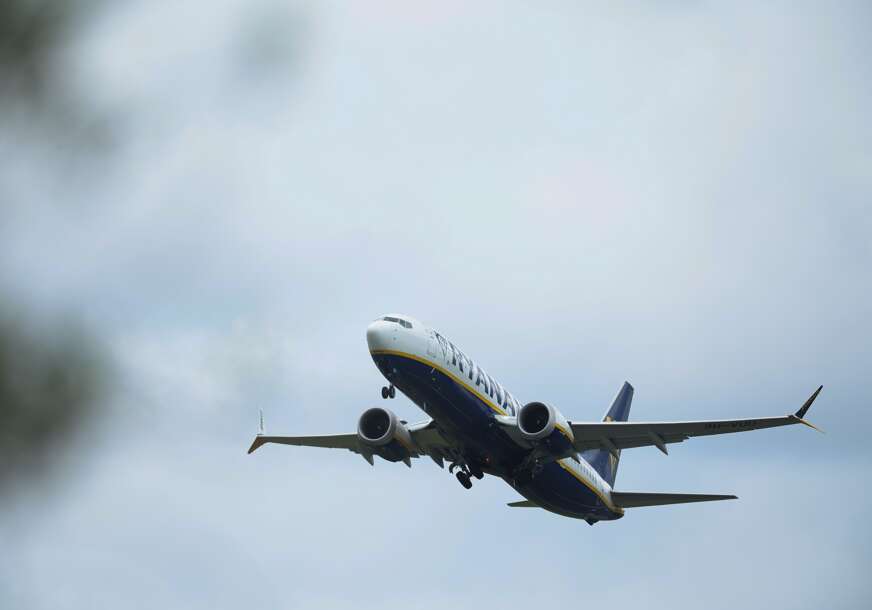 Za ublažavanje tegoba stručnjaci savjetuju ovo: Šta se dešava sa tijelom kada letite avionom