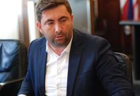 (FOTO) ZBOG PODRŠKE VUKANOVIĆU Petrović isključen iz SDS, evo šta su poručili iz stranke