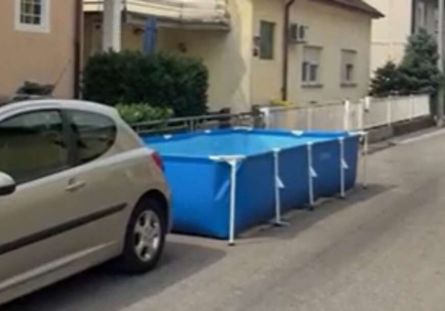 Nesvakidašnji slučaj u Zagrebu: Žena postavila BAZEN NA ULICU jer nije imala mjesta u dvorištu