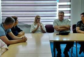 (FOTO) Pacijenti će morati u Mostar: Doktori iz Livna i Vlada HBŽ nisu postigli dogovor