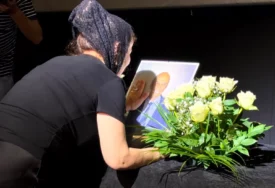 (VIDEO, FOTO) "DOŠLA SAM U PRATNJI OBEZBJEĐENJA" Mala Cana nakon komemoracije Andriji Bajiću progovorila o svim detaljima