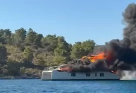 (VIDEO) GORI BROD NA HVARU Požar bukti na sve strane, vatrogasci se bore sa stihijom