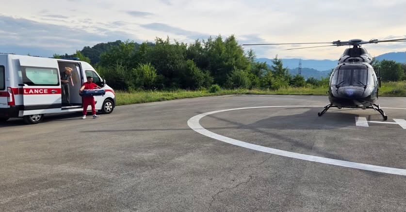(FOTO) Brza reakcija vazduhoplovstva MUP Srpske: 2 vanredna transporta u jednom danu, među pacijentima i NOVOROĐENČE