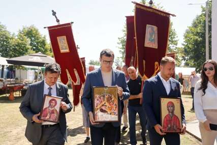 (FOTO) „Neka je srećno i blagosloveno“ Božović u Golešima sa Stanivukovićem i Blanušom