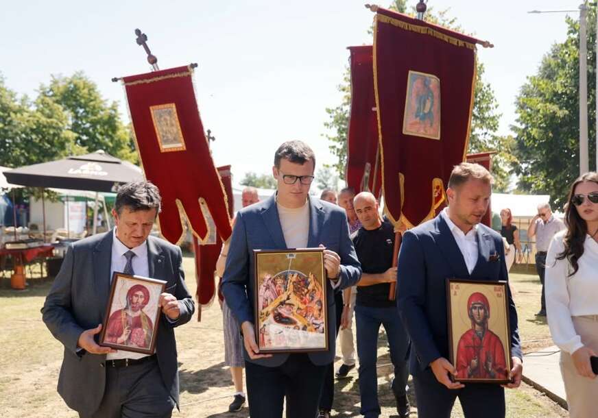 (FOTO) „Neka je srećno i blagosloveno“ Božović u Golešima sa Stanivukovićem i Blanušom