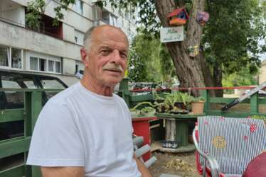 (VIDEO, FOTO) Mali raj U SRCU BANJALUKE: Vrt nastao iz prijateljstva danas je mjesto IGRE PJESME I USPOMENA, komšiluk za poželjeti