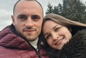 (FOTO) Krenuli na plažu, pa se ZAKUCALI U CISTERNU: Ovo su roditelji koji su zajedno sa novorođenčetom poginuli u jezivoj nesreći