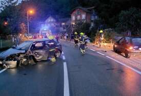 (FOTO) TEŽAK UDES KOD BANJALUKE Vatrogasci objavili fotografije sa mjesta nesreće, jedna osoba povrijeđena