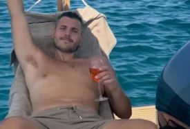 (FOTO) "OBRIJ SE ISPOD PAZUHA" Sin Lepe Brene odgovara na komentare, ne ćuti na ovakve prozivke