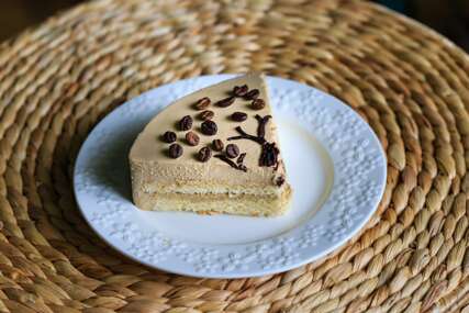 Brz desert koji uspijeva svima: Recept za ledenu tortu sa nes kafom