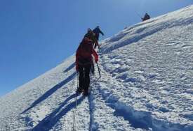 (FOTO) „Nismo se mogli vidjeti, okrenuli smo se nazad“ Nada Jovović opisala noć na planini Elbrus, evo zbog čega su ODUSTALI od osvajanja vrha  