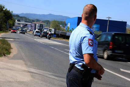POVRIJEĐENO 7 OSOBA Teška nesreća kod Banjaluke, policija obavlja uviđaj
