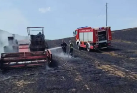 VATRA UNIŠTILA ŽETVU Kod Zvornika izgorio kombajn i 12 duluma pšenice