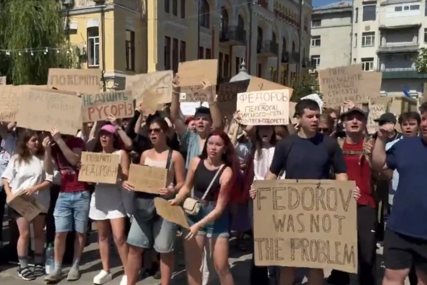 (VIDEO) PROTESTI U KIJEVU I LAVOVU Građani izašli na ulice zbog smjene ministra odbrane Fedorova