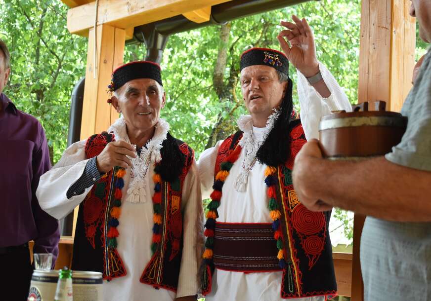 (FOTO) Blanuša prisustvovao Janjskom višeboju: Čuvajući tradiciju, čuvamo identitet i snagu našeg naroda