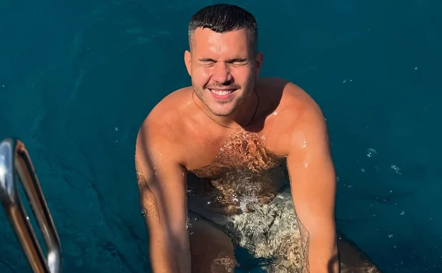 Viktor Živojinović, objava