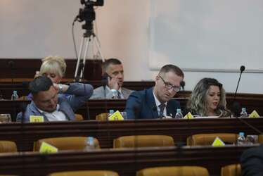 SAD NA LJETNU PAUZU Sjednica skupštine grada Banjaluka završila u "radno vrijeme", OVE TAČKE SU SKINUTE